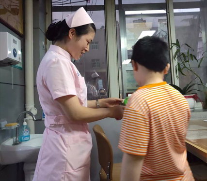 我们一直在行动，视患者如亲人!