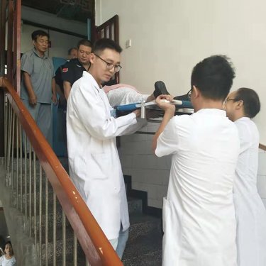 热心传递生命，耐心呵护健康